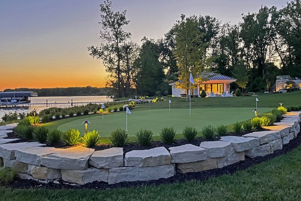 Kennewick backyard putting green